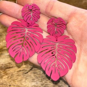 Chico’s No Droop Pink Leaf Earrings EUC